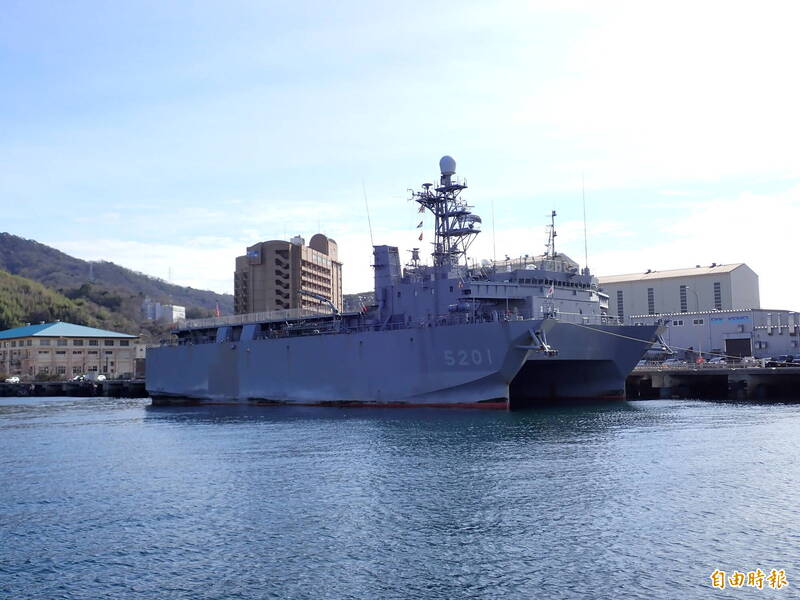 日本海上自衛隊海洋觀測艦「響」（ひびき 舷號5201）。（記者陳鈺馥攝）
