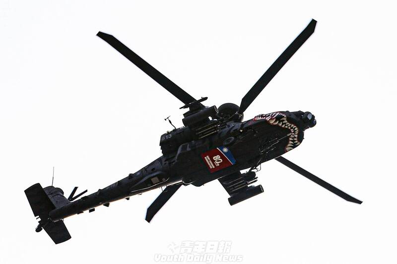 陸軍今年將以全新「猛虎」造型的「三色虎斑迷彩」彩繪，參與週末在台中逢甲大學舉行的「2026台灣國際模型公開賽」，民眾將可現場感受新式彩繪阿帕契攻擊直升機的強大氣勢。（圖：取自青年日報臉書專頁）