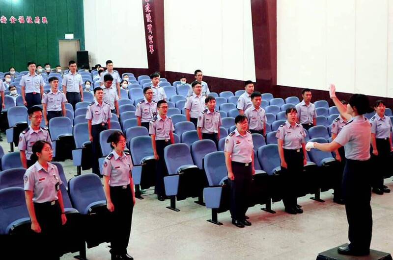 空軍第三聯隊在2020年接受司令部「部隊軍歌競賽暨軍歌教唱成效驗收」。（圖：取自空軍司令部臉書專頁）