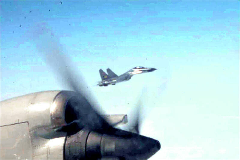 獨家》「大禮包」加送擾台！巴士海峽共機強勢驅離美機 美軍硬氣回嗆