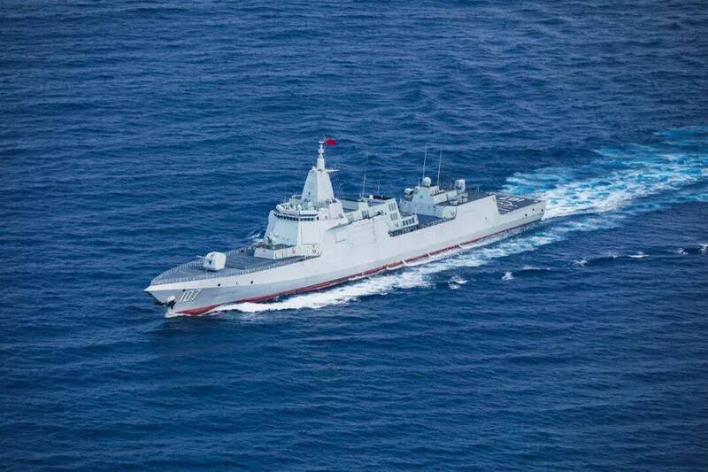 刻意還是巧合！ 日艦「雷」舷號107經台海 中國派107編隊實彈軍演
