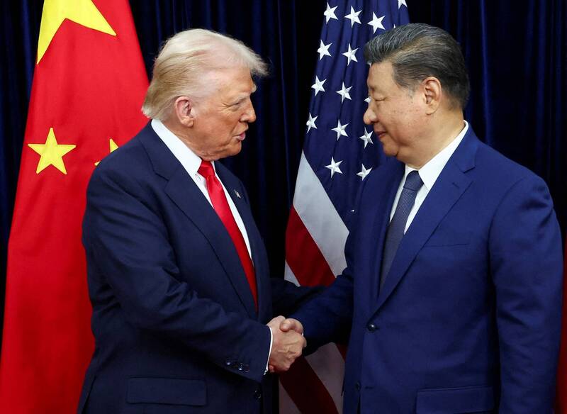 美國總統川普和中國國家主席習近平在2025年APEC會晤。（路透檔案照）