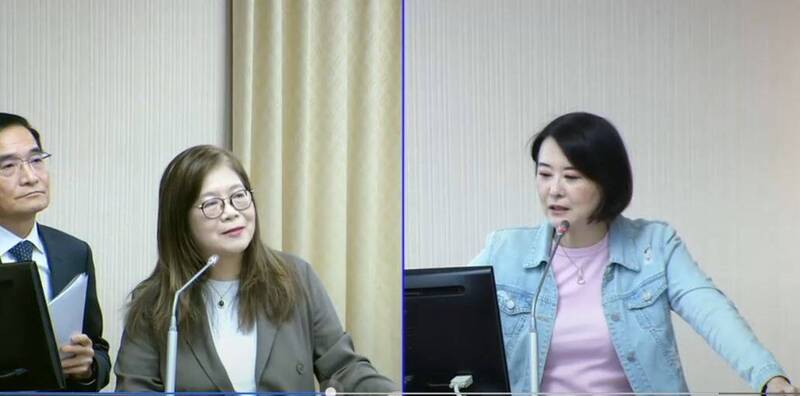 國民黨立委王鴻薇（右）對海巡署採購無人機案提出質疑，由海委會主委管碧玲（左二）丶海巡署長張忠龍（左一）說明。（圖：取自立法院會議隨選系統）