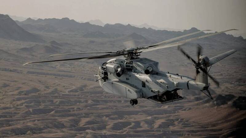 美軍新戰法登場！「種馬王」直升機上陣 重裝備直接空運上岸