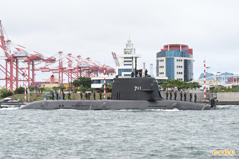 海鯤艦即將更深度測試。（記者李惠洲攝）