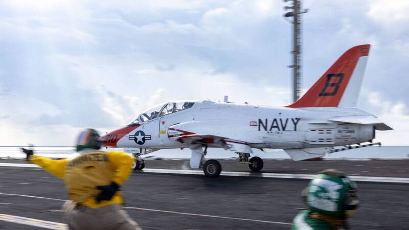 老教練機撐不住了？美海軍鬆綁預算門檻 T-7A、T-50搶接班大單