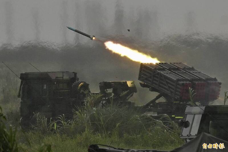 雷霆2000重返大甲溪口！作戰地境實射睽違7年登場 10軍團風雨秀戰力
