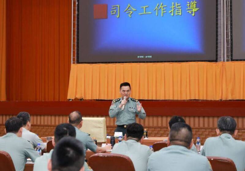 全民瘋炒股 呂坤修警示官兵留意避免陷入財務危機遭人滲透利用