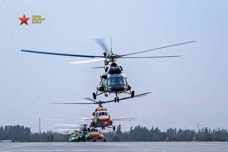 共軍直升機首穿越中線以東「限航區」 揭仲:恐練「偵打一體」