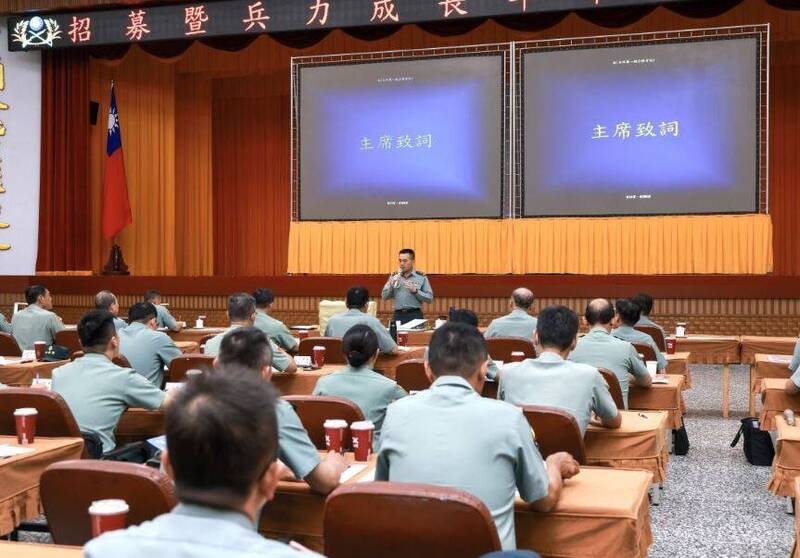 呂坤修上將:以獎勵激發陸軍招募創新思維 成效不佳自然要檢討