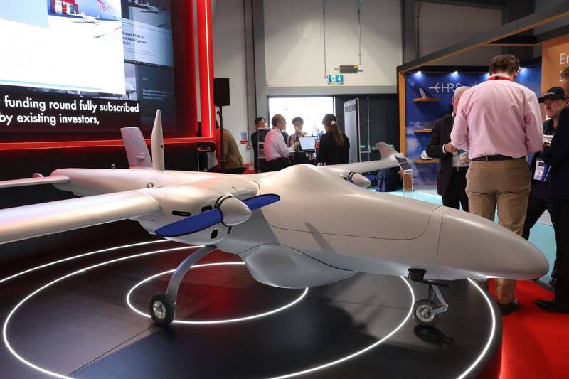 英國無人機新陳代謝 Tekever AR5將取代服役10多年的「守望者」