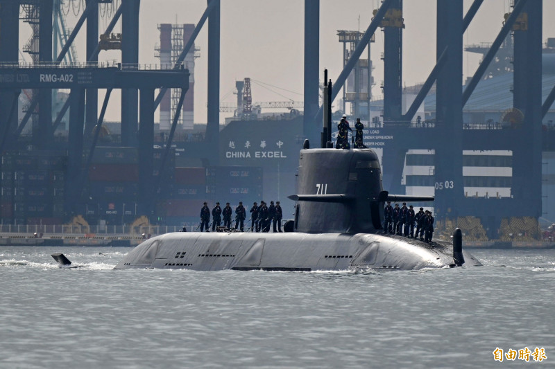 海鯤號一周內海測四次 首度返回左營軍港傳為交艦做準備