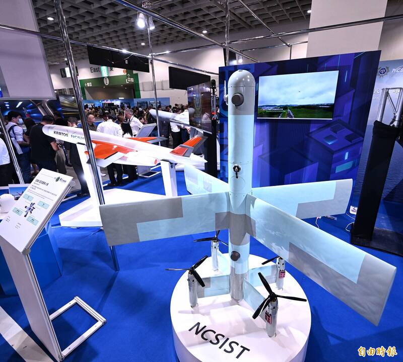 台美合作3個月見效!中科院3架「勁蜂三型」無人機自主協同飛行達陣