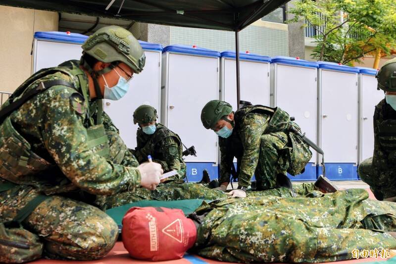 漢光42》四作戰區操演大量傷患後送 陣亡官兵入殮「忠骸袋」最沉重