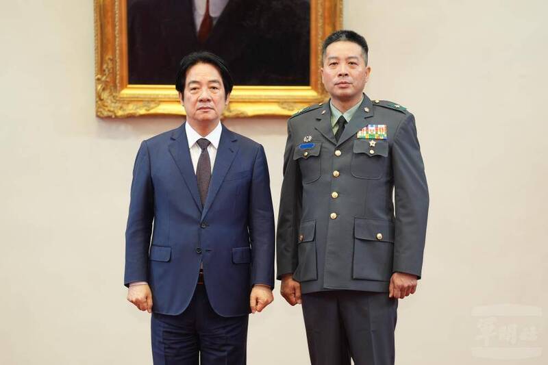 裝甲兵少將魏宗志，除了每日與M60A3戰車、雲豹八輪甲車為伍，私下更是一個熱愛二輪騎乘、喜歡騎重機跑山的熱血漢子。（圖：總統府）
