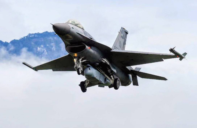 獨家》直擊!F-16V掛載新型MS-110偵照莢艙首度亮相