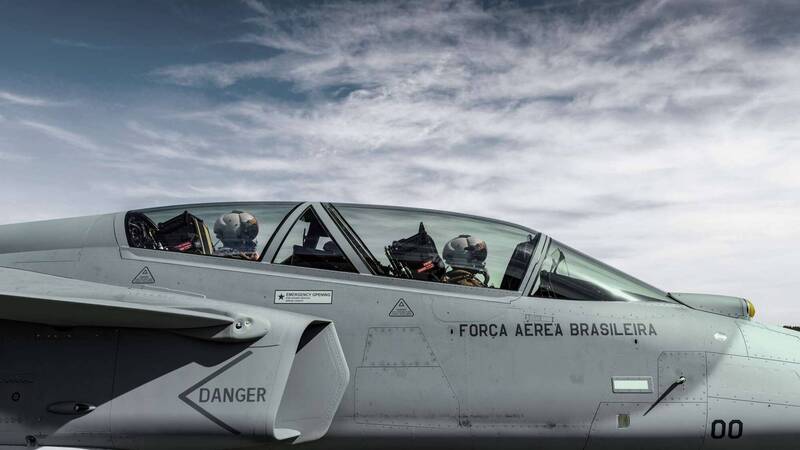瑞典紳寶（Saab）新一代「獅鷲F型」（Gripen F）雙座戰機完成首次飛行。（取自紳寶網站）
