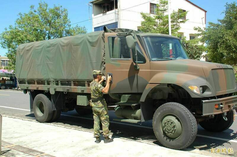 中型戰術輪車服役20年說掰掰? 陸軍「新式運輸裝備車」401輛
