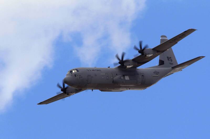 116年度國防部預算6919億元 C-130J無緣相見 MH-60R露出一線生機