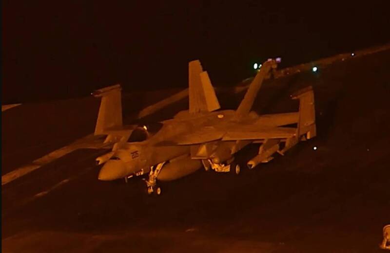 美F/A-18掛AGM-84H/K對地飛彈曝光! 我F-16V可掛的同型彈再等等