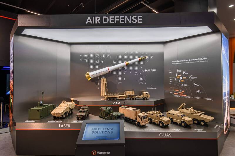 韓華進軍雷射推雷射裝甲車 2027年量產打無人機一發1.5美元
