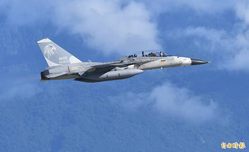 無人機闖清泉崗影響戰機起降 經國號夜航轉降新竹 反制系統建置中