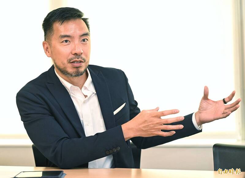 Shield AI亞洲區政府關係總監陳奕儒（Max Chen）專訪。（記者張嘉明攝影）