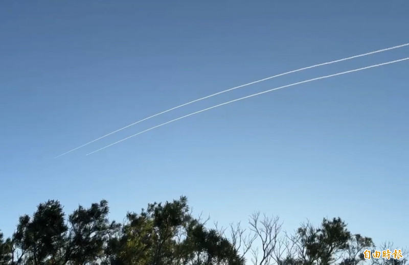 聯合精準彈藥射擊今達高峰 天弓三型雙彈齊發、雄三飛彈精準命中