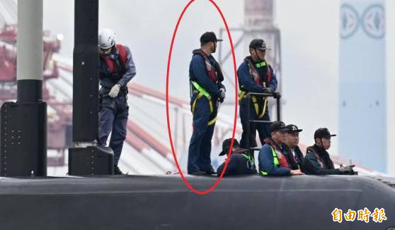 潛艦海鯤號第15次潛航測試 新任256戰隊長首度隨艦出海影像曝光!