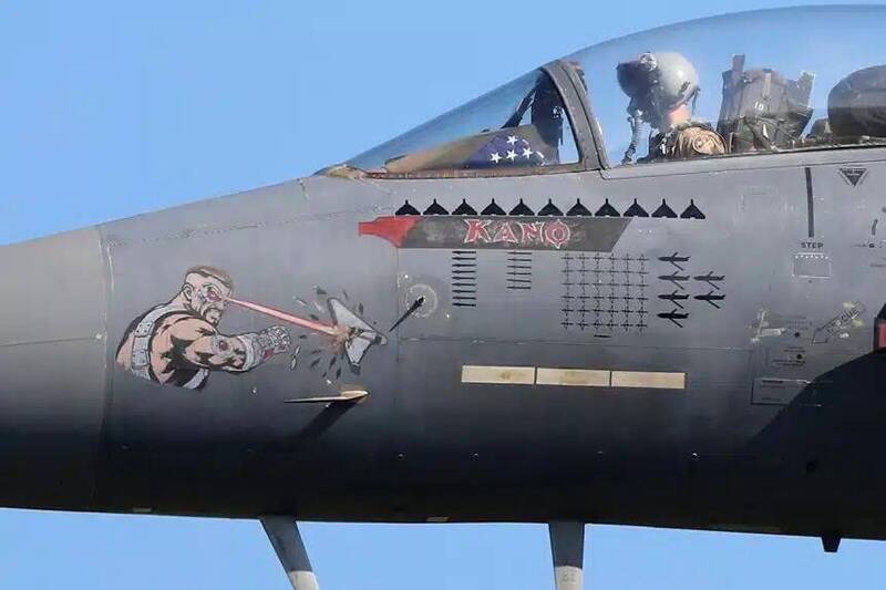 美軍F-15E返航!機鼻驚見《真人快打》 45個「見證者」記號有玄機