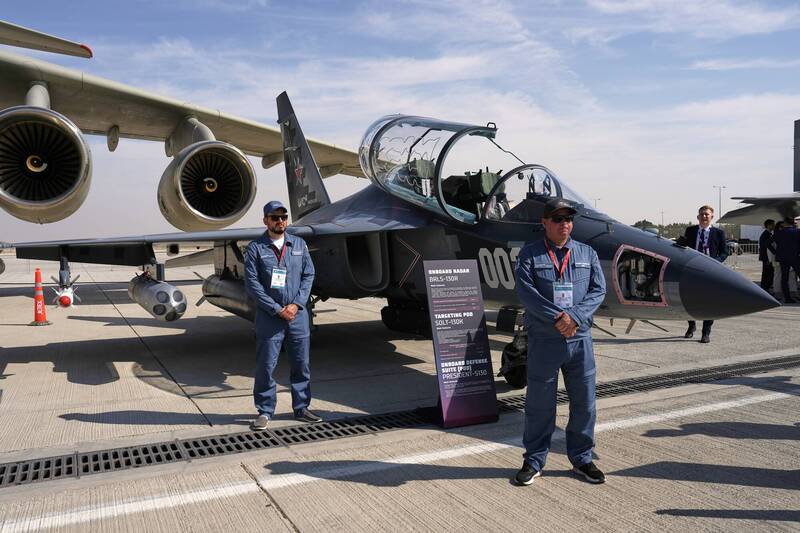 俄Yak-130M輕型戰機第3架原型機首飛 可掛飛彈反制無人機