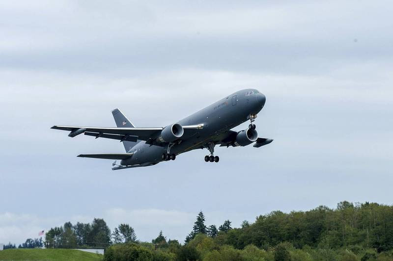 罕見!美KC-46加油機與中共無人機鵝鑾鼻南方對峙 遭我空軍強勢驅離