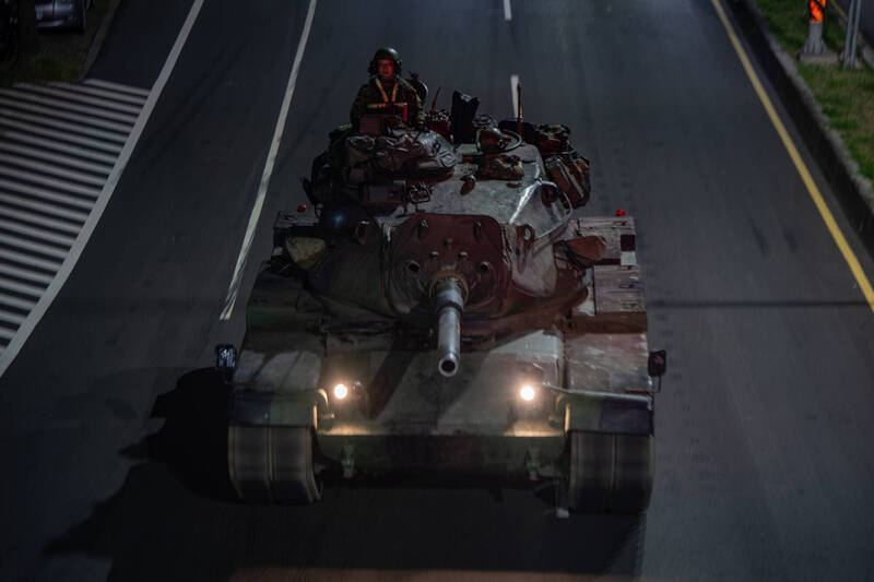 M60a6 陸軍M60A3戰車275顆新引擎抵台!但老變速箱不夠力成戰力隱憂 - 自由軍武頻道