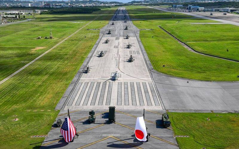 美日首度聯手「大象走路」!沖繩26架軍機罕見同框
