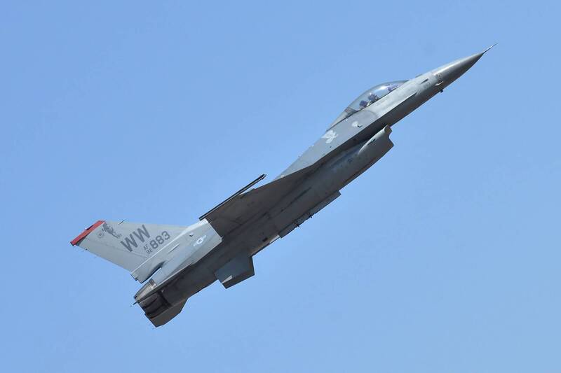 F-16可望具備極音速打擊能力?美軍啟動「黑鬍子」飛彈整合