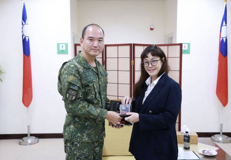 連志威中將會晤全社會防衛韌性委員劉玉皙 深化軍民合作