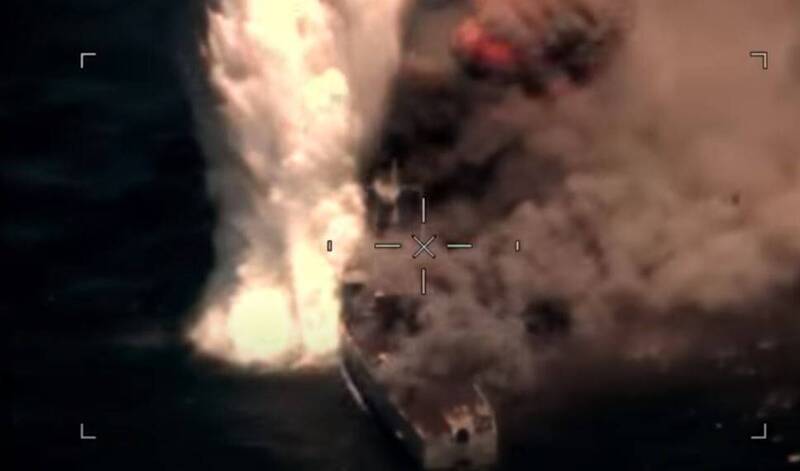印尼海空聯合軍演 反艦飛彈炸彈轟沉靶艦