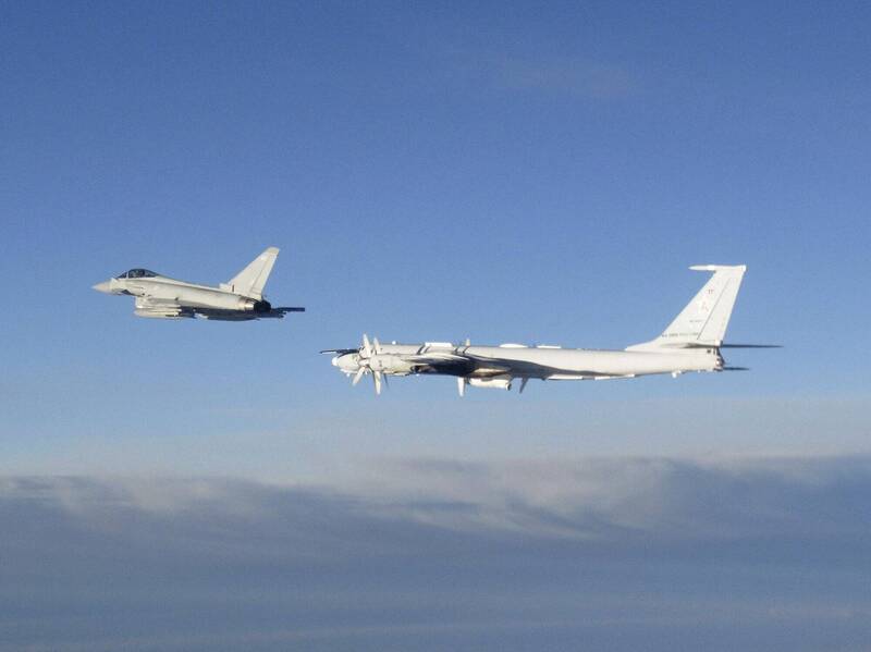2架俄軍轟炸機接近領空  英荷丹3國先後派戰機攔截