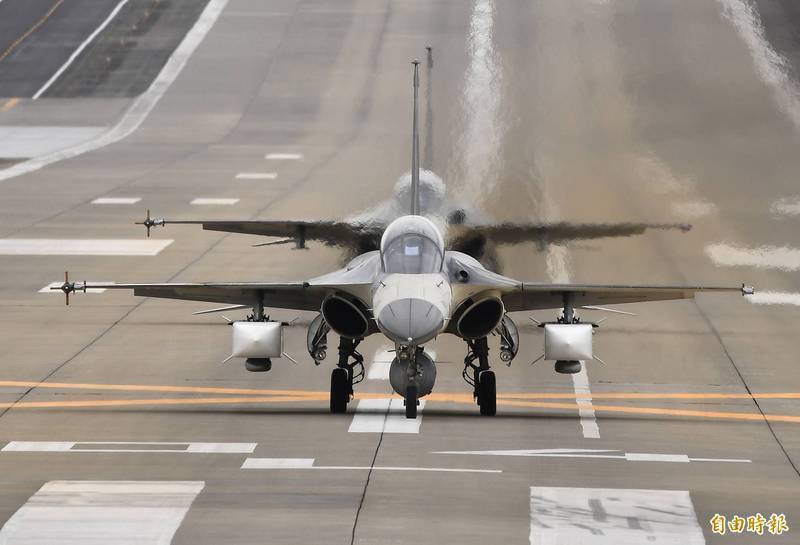 IDF戰機掛載測評空射型雄三飛彈  撤除2具加力器丶彈體縮小減重