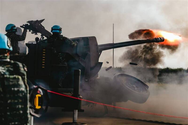 快狠準迎敵的超低空防禦 35快砲機動野營仿實戰