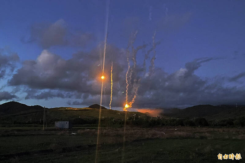 屏東「聯勇操演」夜射登場 國軍展現精實訓練戰力