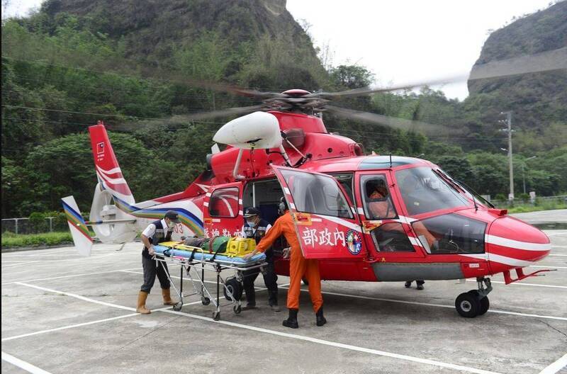 AS-365N海豚直升機隊升級方案曝光  汰除5架老舊機丶買5架二手N3機