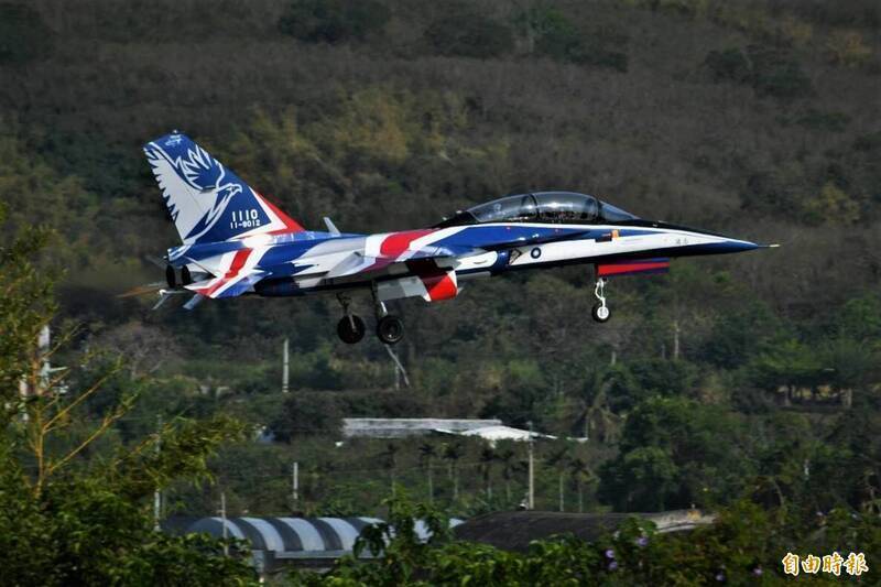 勇鷹高教機已交機43架  落後4架進度原因曝光