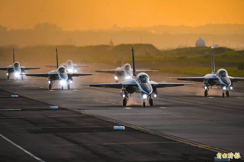 勇鷹高教機維保成本每小時17萬  空軍：約為二代戰機的一半