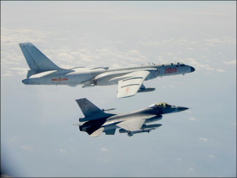 獨家》美軍機飛越恆春外海空域竟遭共機攔截 緊張局勢再升溫 獨家》美軍機飛越恆春外海空域竟遭共機攔截 緊張局勢再升溫