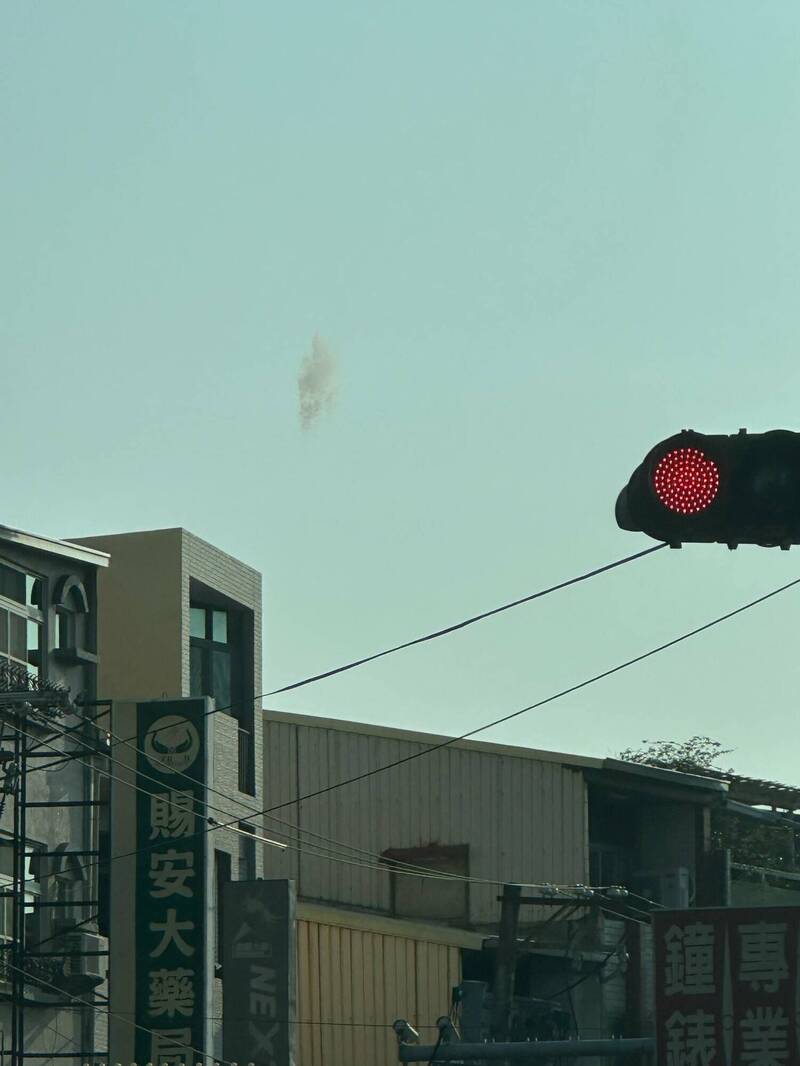 IDF戰機意外彈擊火焰彈 軍事迷：不是攻擊武器安啦