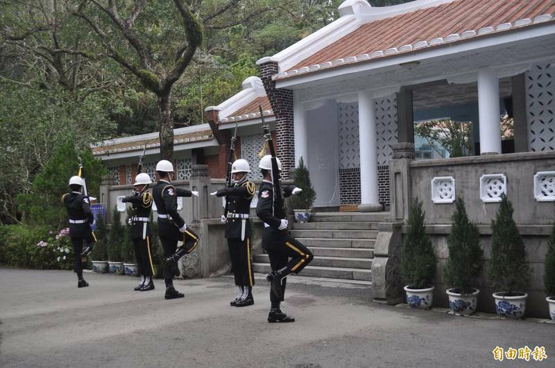 獨家》落實轉型正義  國防部公告：刪除兩蔣「謁靈」丶「陵寢」用語