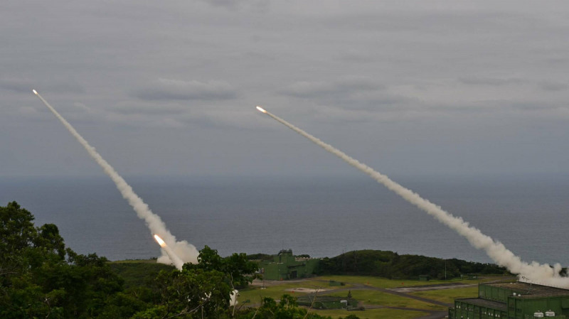 陸軍「海馬斯」在台首射 專家：可嘗試授權生產或與國造系統整合