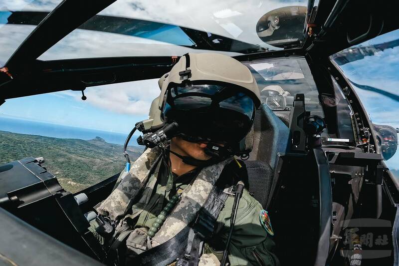 軍武圖輯》這個天色真好看！ 神鷹操演空地聯手火箭飛彈精準射擊