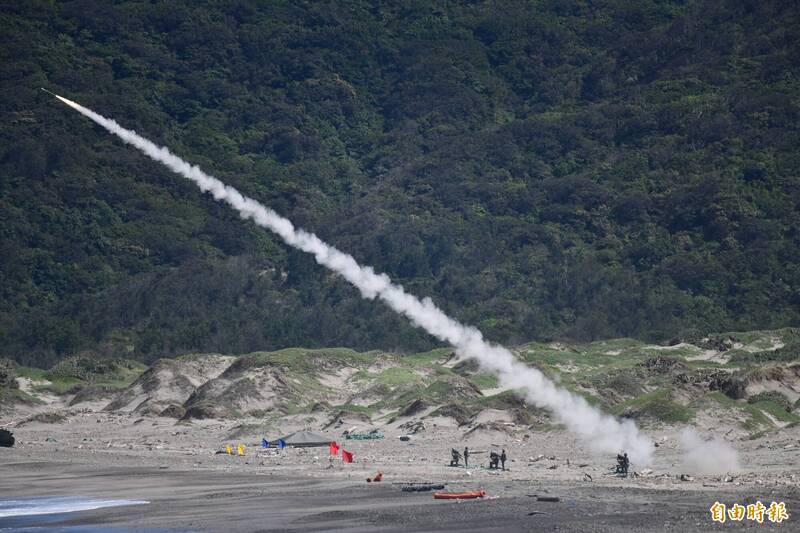 陸戰隊雙聯裝刺針飛彈射擊全命中  66、99旅、防警群及烏坵大隊神準